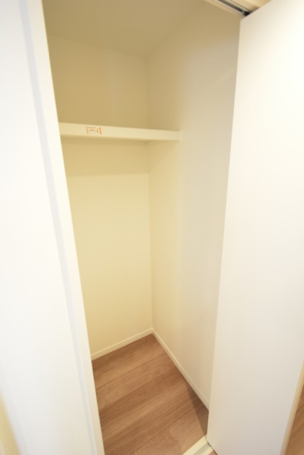 東建柏木マンション 廊下収納