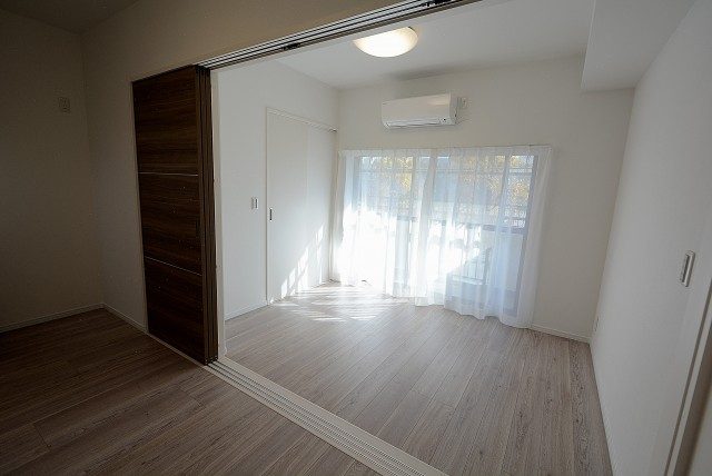 世田谷ピロティ 204洋室