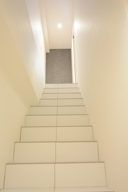 クレセントマンション 玄関