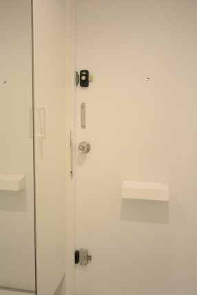 クレセントマンション 玄関