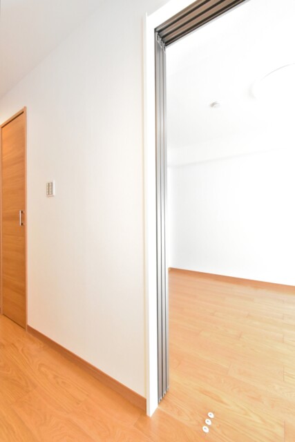 麻布狸穴ナショナルコート 洋室3