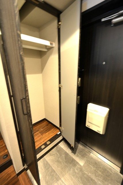 ニューハイツ八丁堀 玄関