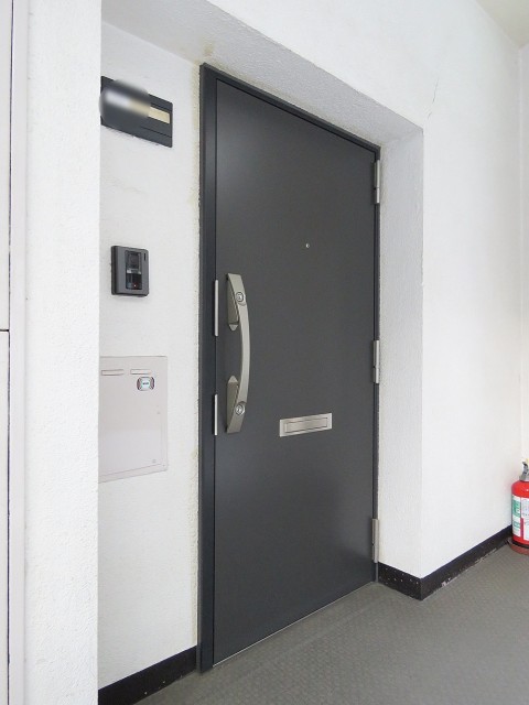 マンション目黒苑　玄関扉