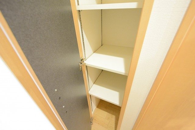 ファミネス大森 物入