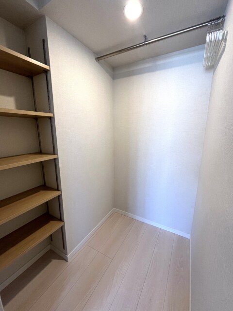 メゾンドール代々木 洋室1