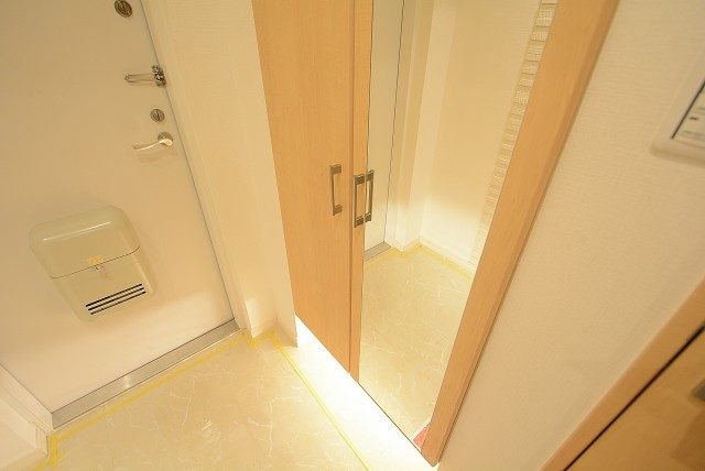 ファミネス大森 玄関