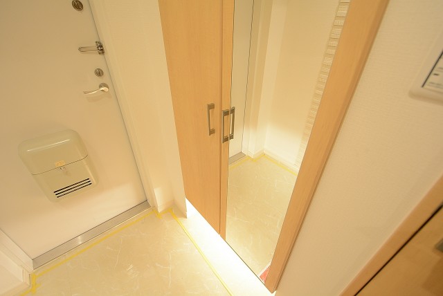 ファミネス大森 玄関