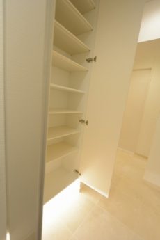 ダイアパレス中野本町　玄関