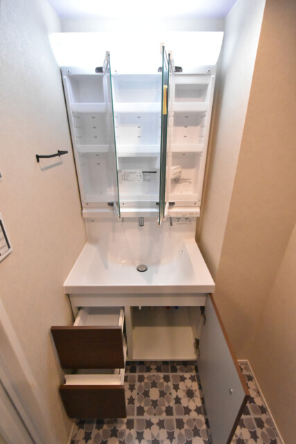 日商岩井田園調布マンション 洗面室