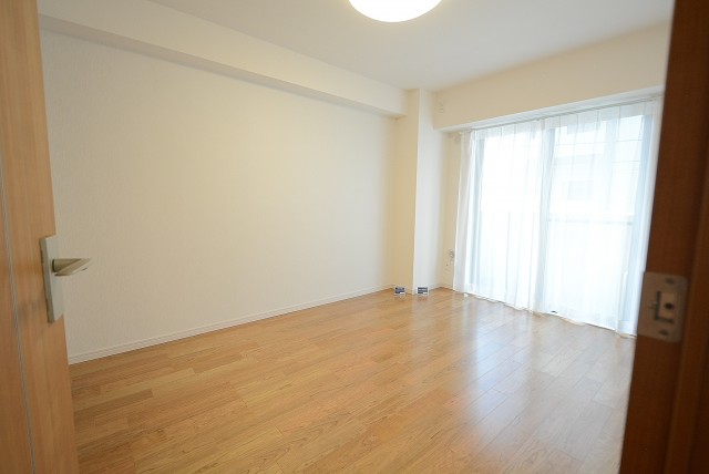 グランベル上野の杜 洋室6.4