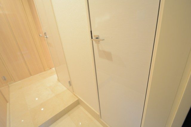 新宿御苑サニーコート 玄関