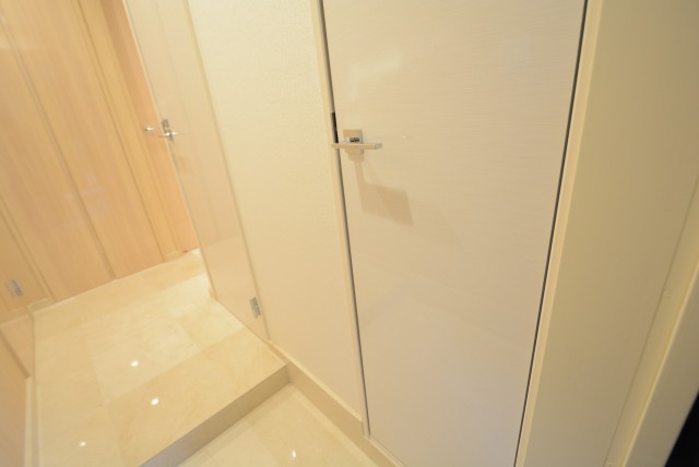 新宿御苑サニーコート 玄関