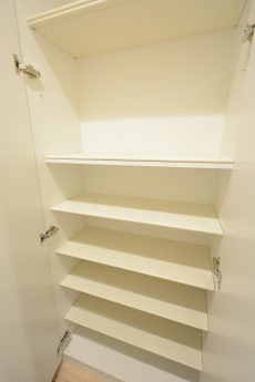 ヴィラロイヤル東中野 玄関