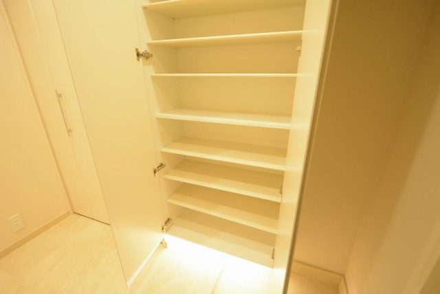 ルネ中野新橋 玄関