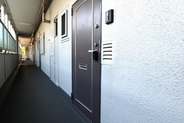 東中野ハイム 玄関前 廊下