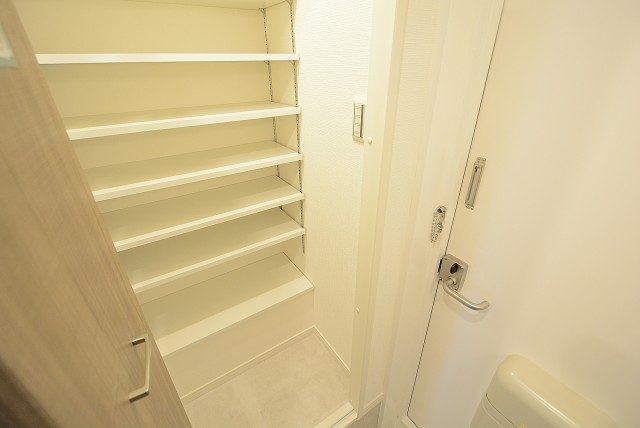 秀和大森レジデンス 玄関