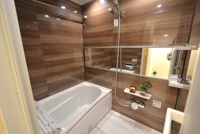 メゾンド―ル代々木 バス