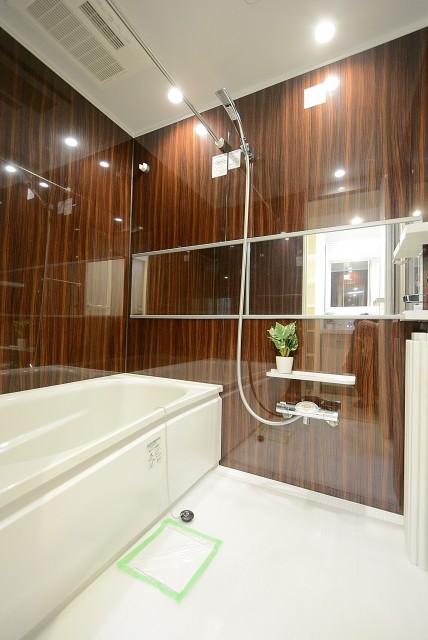 秀和大森レジデンス バス