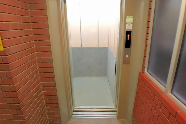 セザール エントランス