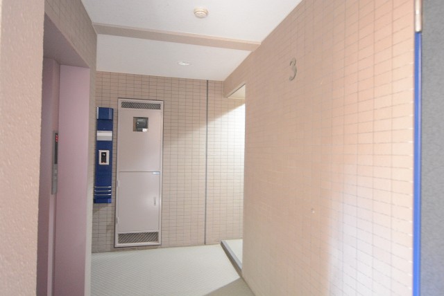 エクセルシオール碑文谷エントランス