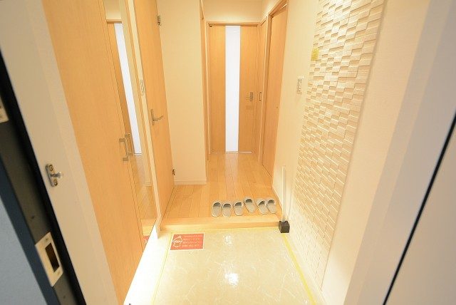 ファミネス大森 玄関