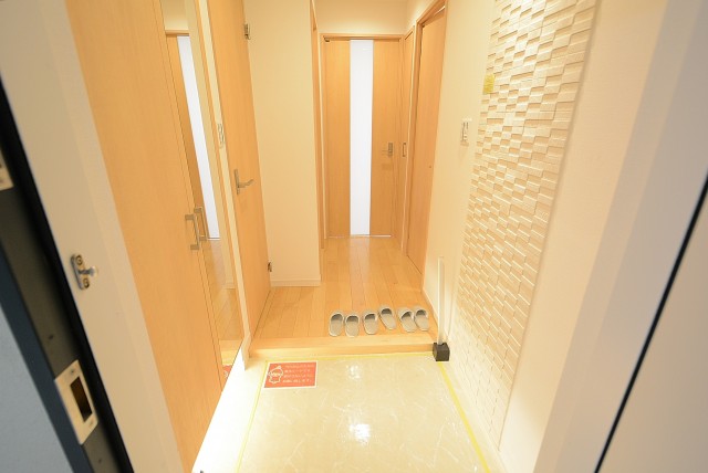 ファミネス大森 玄関