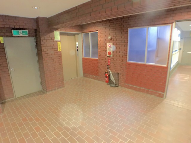 セザール エントランス