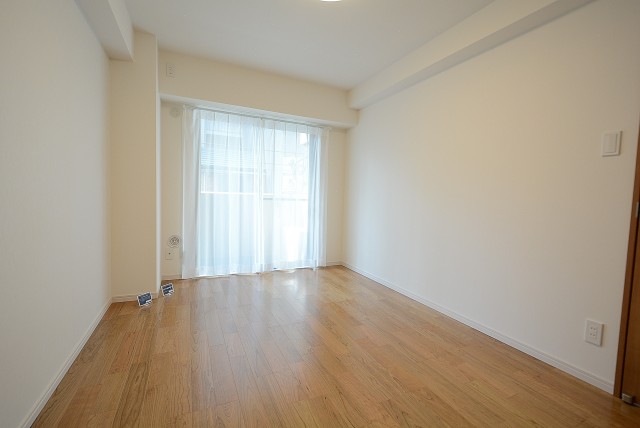 グランベル上野の杜 洋室6.4