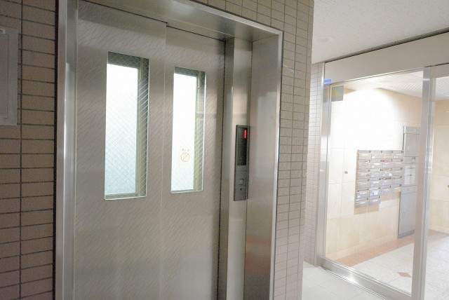 エクセルシオール碑文谷エントランス