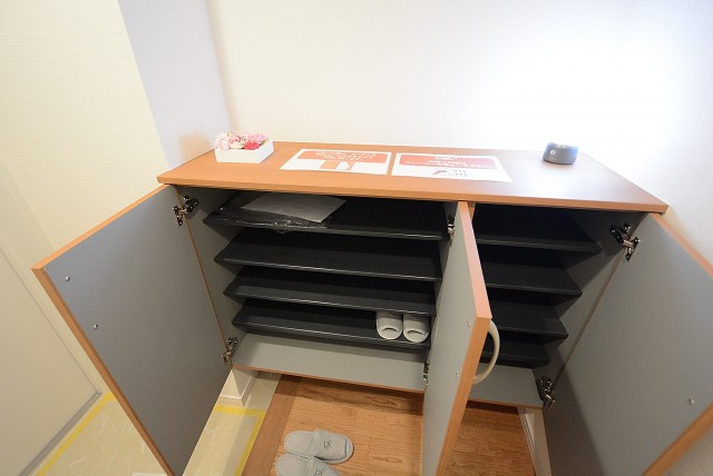 グランベル上野の杜 玄関