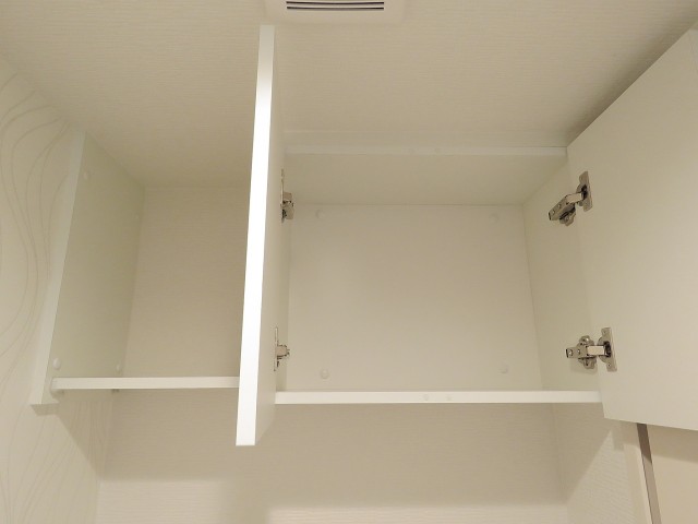 ライオンズマンション大森　トイレ吊戸棚