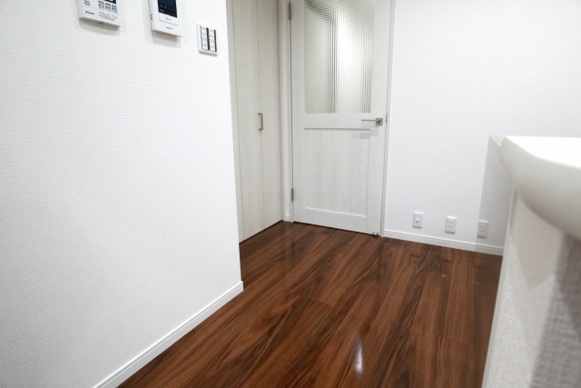 東中野ハイム リビングダイニングから廊下へ