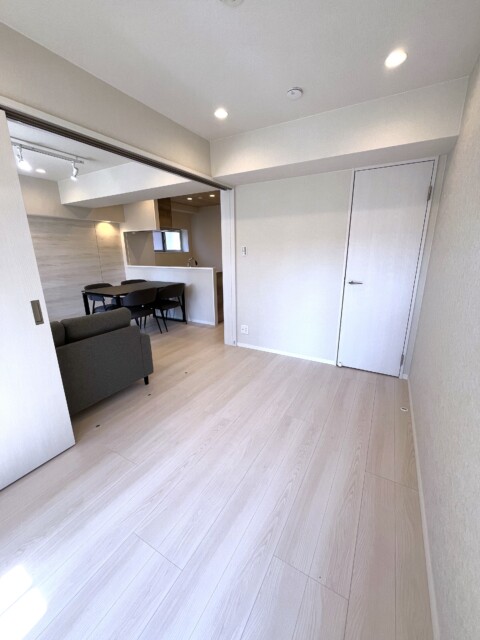 メゾンドール代々木 洋室2