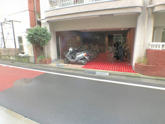 セザール エントランス