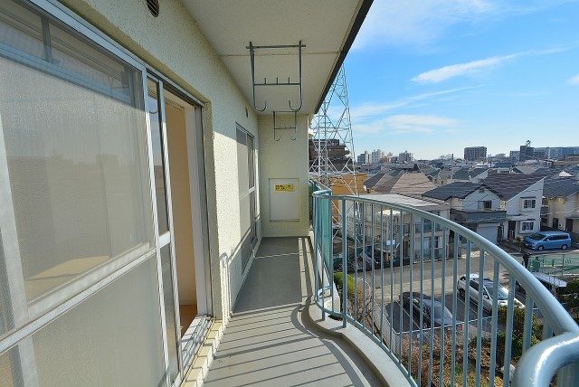 上高井戸ヒミコマンション リビングバルコニー