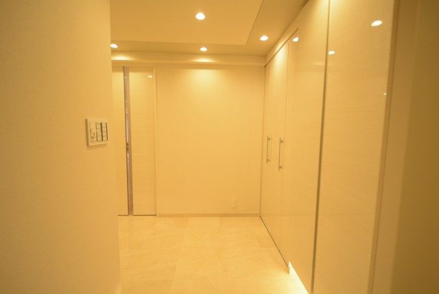 ルネ中野新橋 玄関