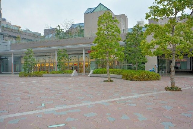 御苑周辺ーイトーヨーカドー