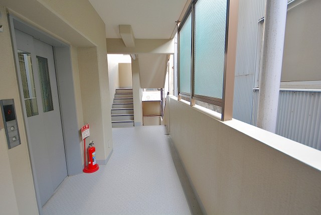 グランベル上野の杜 外廊下