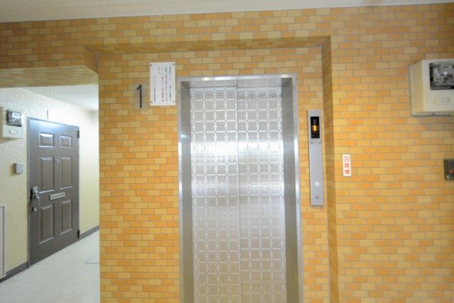 ダイアパレス中野本町　エントランス