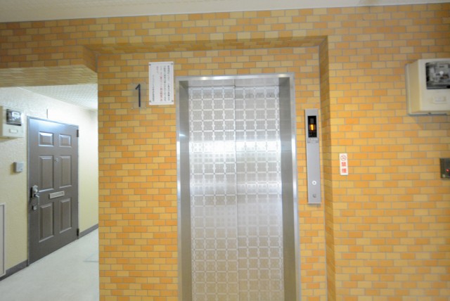 ダイアパレス中野本町　エントランス