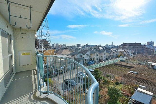 上高井戸ヒミコマンション リビングバルコニー