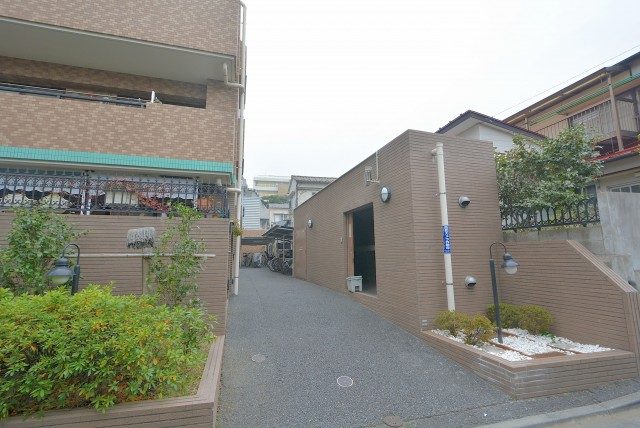 新宿御苑サニーコート 外観