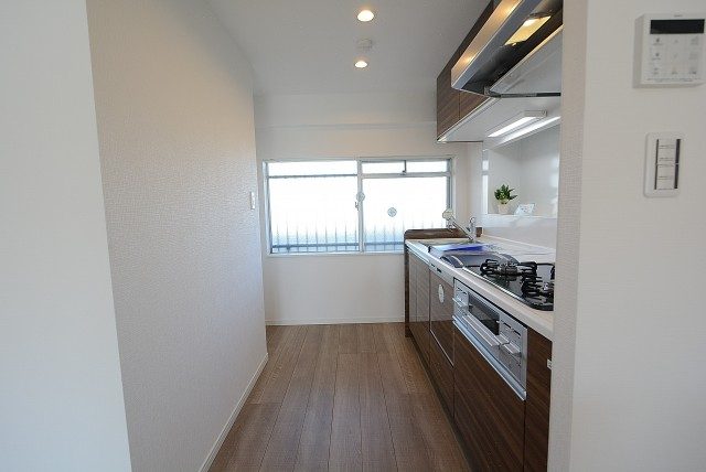 秀和大森レジデンス キッチン