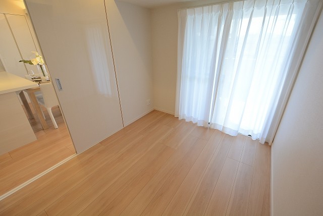 朝日クレス・パリオ西落合 洋室①