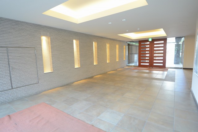 ファミール浜園 エントランス