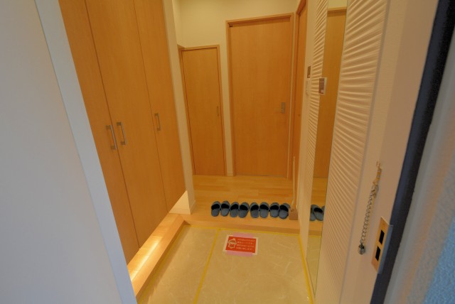 ファミール浜園 2 (23)玄関
