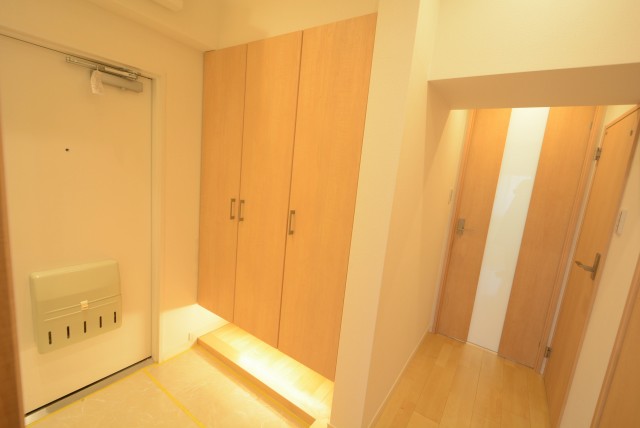 ファミール浜園 2 玄関