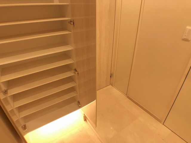 カインドステージ 玄関