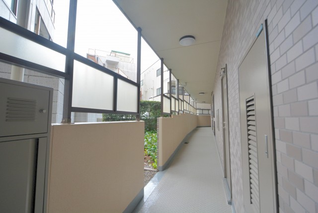 ライオンズガーデン幡ヶ谷 (15)エントランス