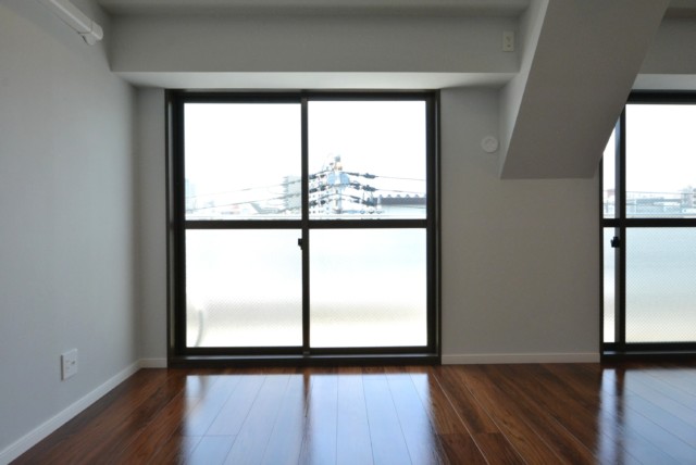 幡ヶ谷YMビル 南西側ルーフバルコニー